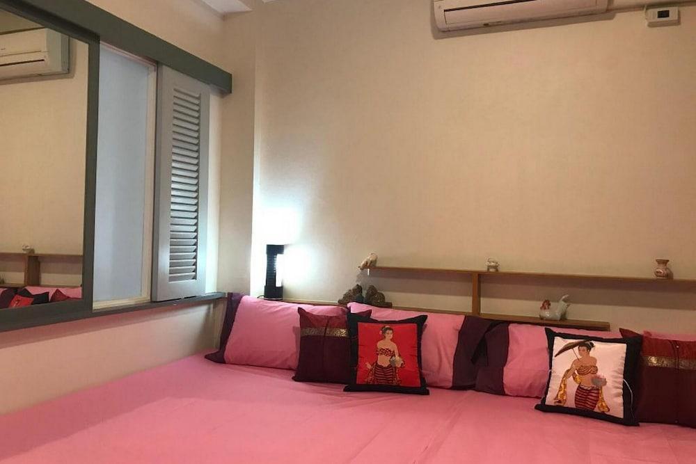 Saen Sabai Hostel - Tap to explore photos
