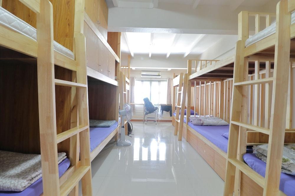 Saen Sabai Hostel - Tap to explore photos