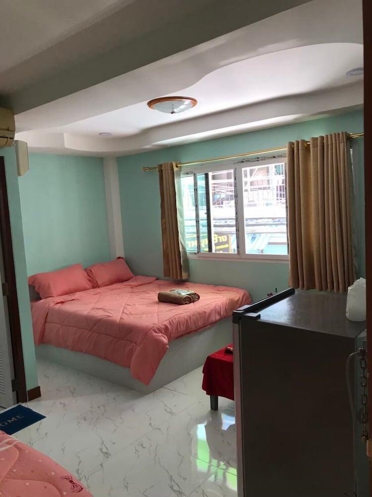 Bankhunchang Ramkhamhaeng hotel