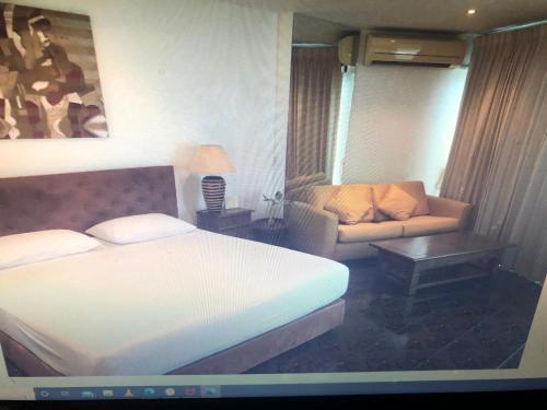 Jomtien View Talay Studio Apartments - Tap to explore photos