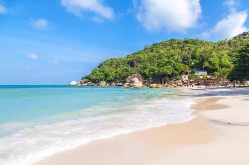 Thongtakian Resort - Tap to explore photos