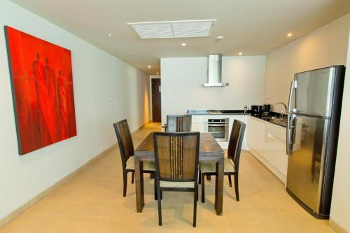 Dahlia 2 Bedroom Amazing Seaview - Tap to explore photos