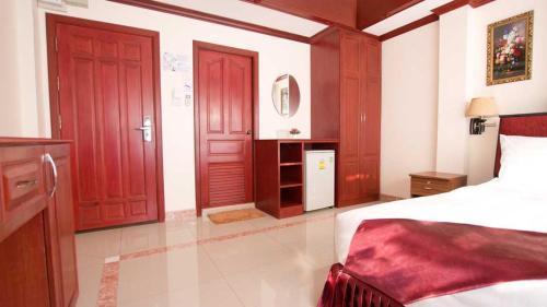 Bluebird Inn Pattaya Room Type - Double Room with Balcony