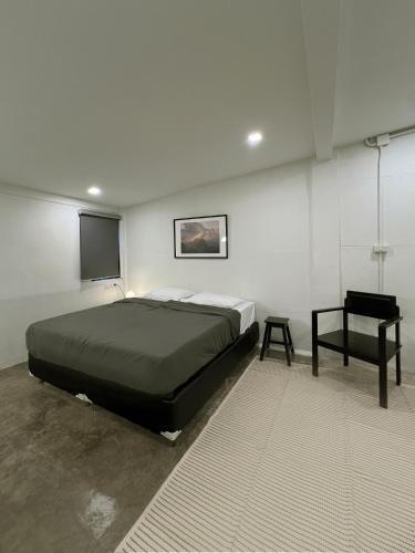 Chatel Samyan - Self check-in