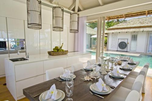 Mia Beach, beach villa and events - Tap to explore photos