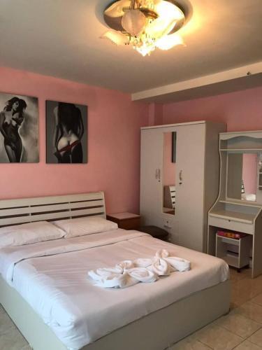 You Place Room Type - Deluxe Studio
