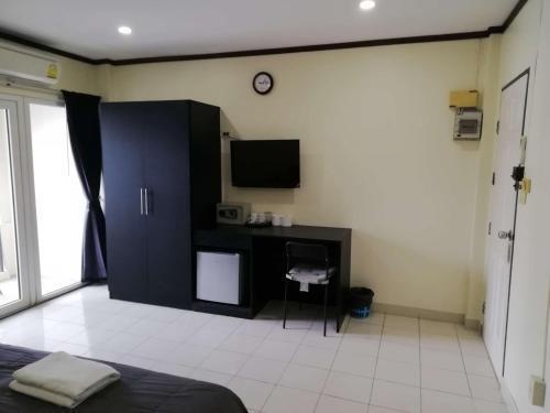 Dania Room Type - Superior Double Room with Balcony & Street View Dania Room Type - Superior Double Room with Balcony & Street View