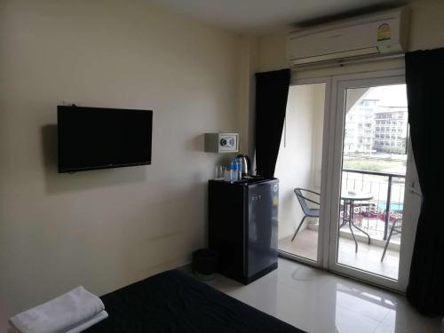 Dania Room Type - Standard Double Room with Balcony & Street View Dania Room Type - Standard Double Room with Balcony & Street View