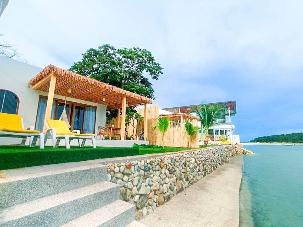Smile Samui Beach Front Resort Room Type - Grand Private Beachfront Villa