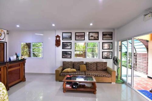 Ampan Resort & Apartment - Tap to explore photos