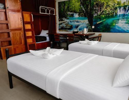 Batikseafood Airport & Room