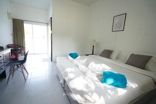 Avare House Krabi - Tap to explore photos