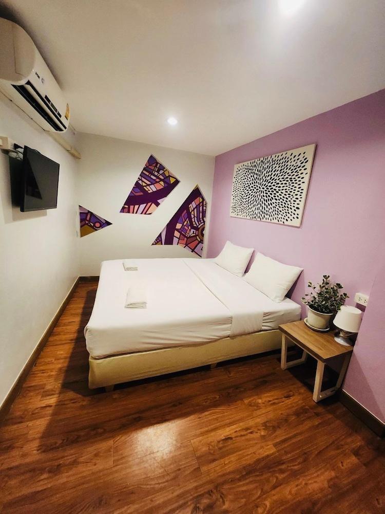 Chill Inn Bangkok Room Type - Standard Double Room, 1 Bedroom