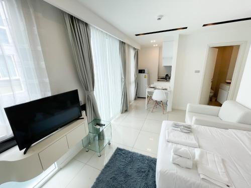 UNIQUE Studio In City Center Residence - Tap to explore photos