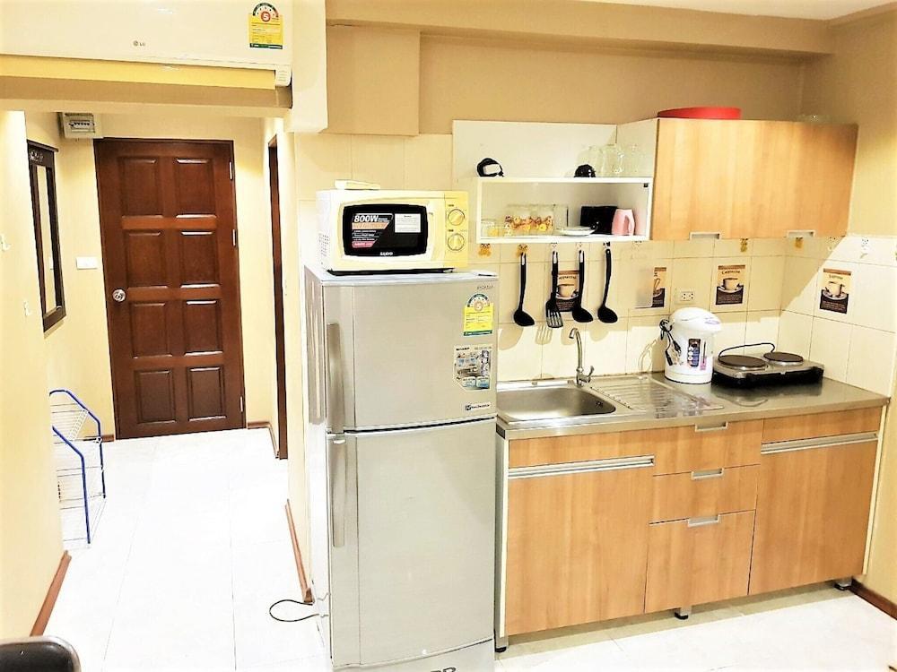 Jomtien Beach Condo - Studio Close to the Beach - Tap to explore photos