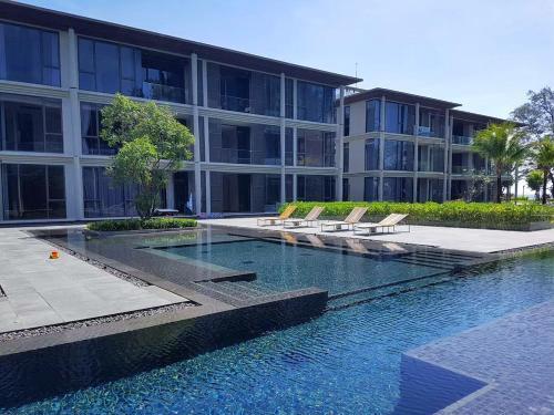 Baan Maikhao pool villa - Tap to explore photos