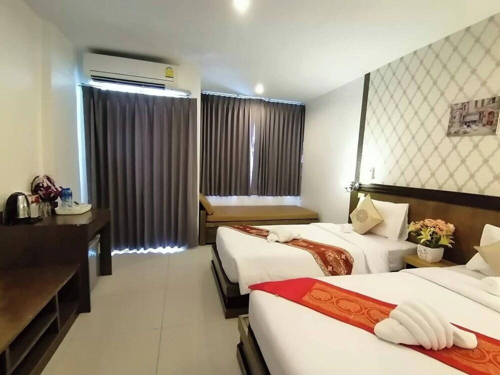 NJ Patong Hotel Room Type - Deluxe Room