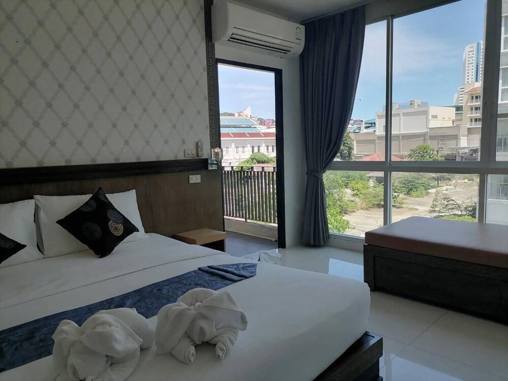 NJ Patong Hotel Room Type - Grand Deluxe Room