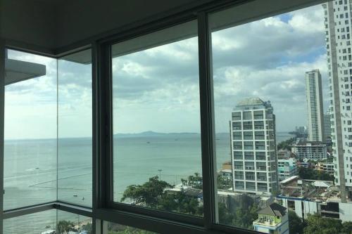 Stunning Seaview Suite