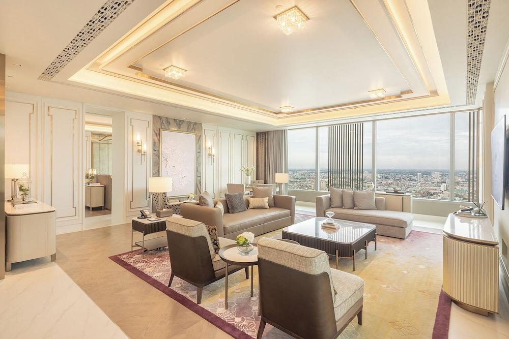 Eastin Grand Hotel Phayathai - Tap to explore photos