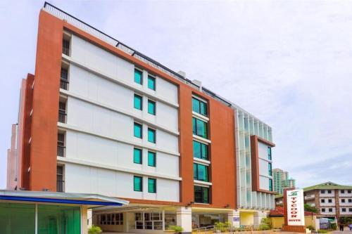 Tycoon Suite Pattaya Walking Street - Tap to explore photos
