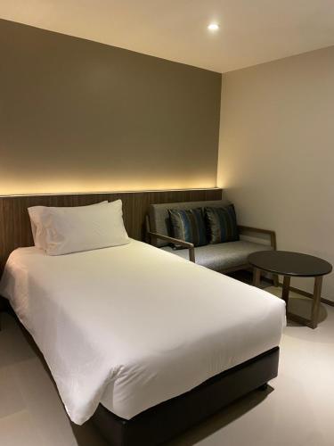 The madera lodge pattaya Room Type - Classic Triple Room
