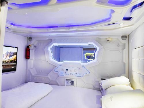 MET A Space Pod Phrom Phong Room Type - Superior Double Pod