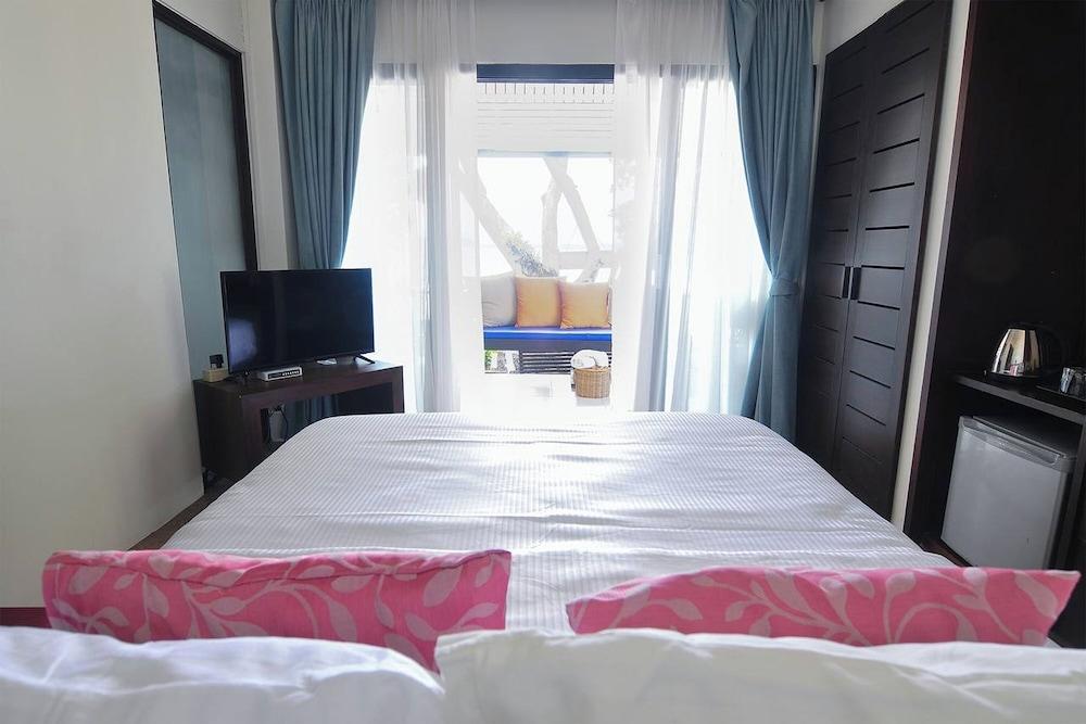 Palm Resort Krabi Room Type - Superior Room, Sea View, Beachfront