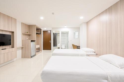 BEAR’S DEN HOTEL PATTAYA