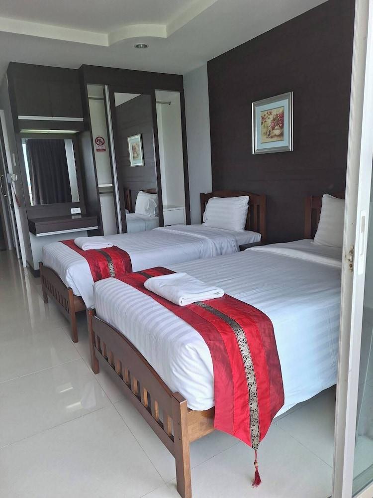 Valhalla Pattaya Hotel Room Type - Superior Twin Room