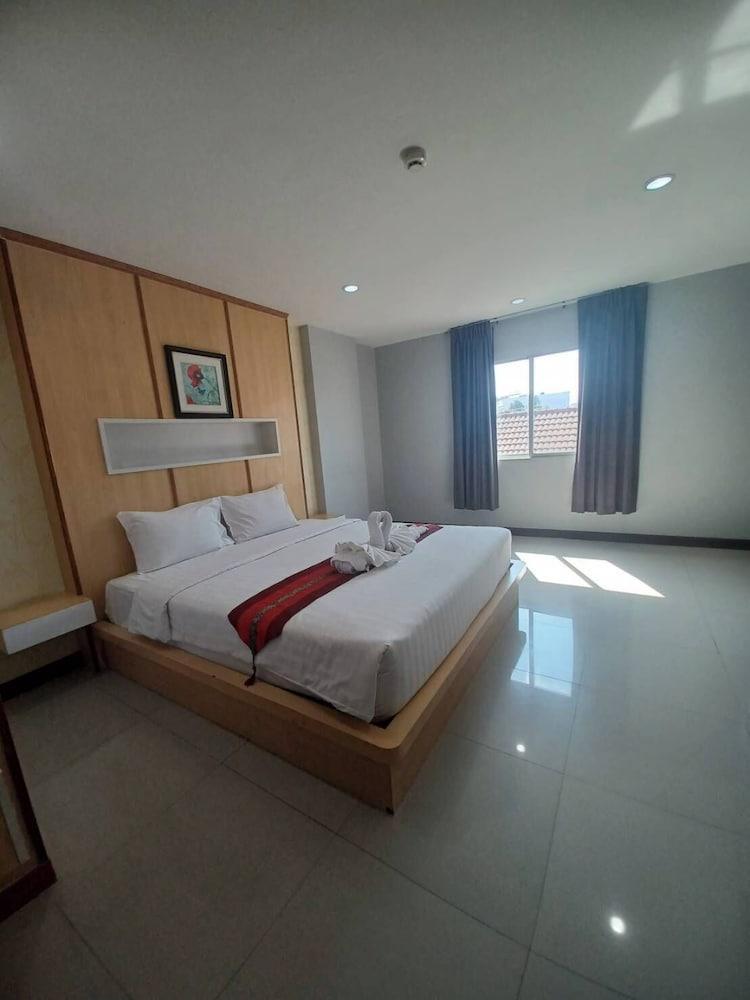 Valhalla Pattaya Hotel Room Type - Superior Double Room