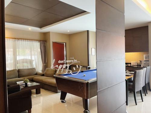 Moon Cave Poolvilla Pattaya บ้านพักพูลวิลล่า - Tap to explore photos
