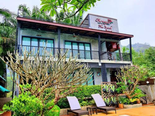 Areeya Phubeach Resort Coliving Coworking - Tap to explore photos