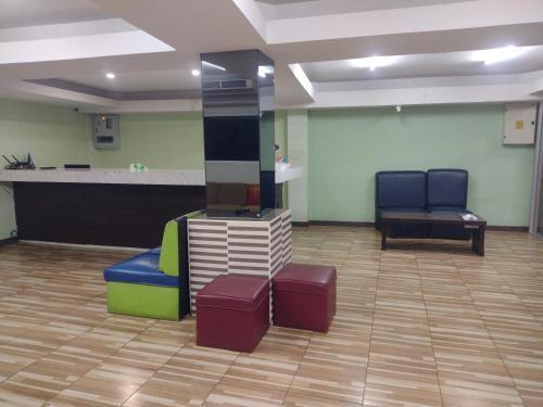 Friendly Hostel - DMK Airport เฟรนด์ลี่ โฮสเทล ดอนเมือง - Tap to explore photos