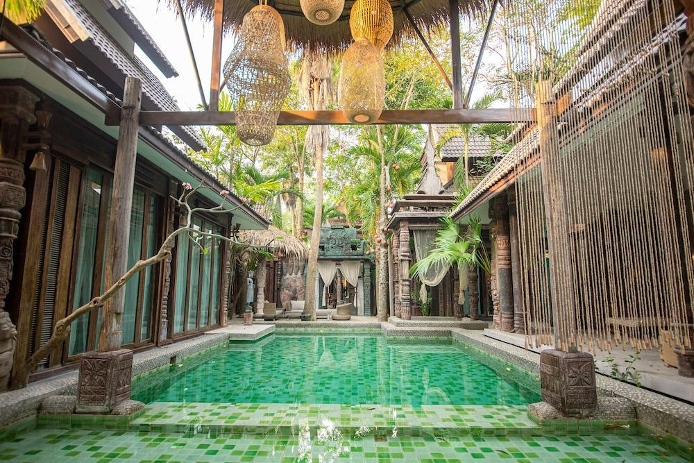 K2 Xanadu Pool Villa - Tap to explore photos