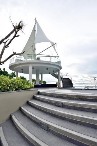 Delmare Beachfront Bangsaray Premium Condominium - Tap to explore photos
