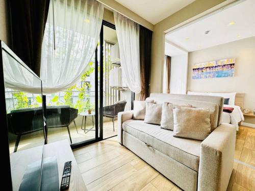 Daimond Exclusive Junior Suite Bangtau Beach - Tap to explore photos
