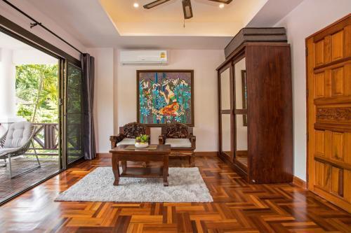 Best Holidays - Oxygen pool, Billard, Gym! 2-Storey Tropical Villa Havana N - Tap to explore photos