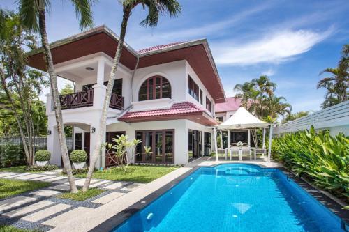 Best Holidays - Oxygen pool, Billard, Gym! 2-Storey Tropical Villa Havana N