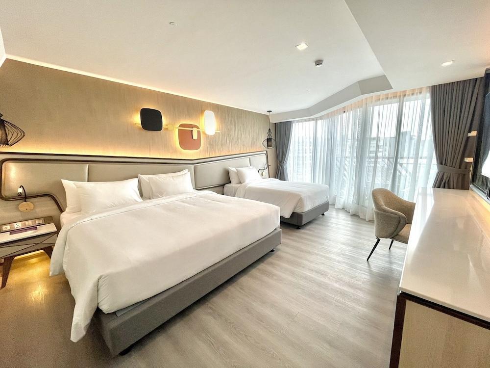 Amethyst Hotel Pattaya Room Type - Amethyst One Bed Room Executive Suite Amethyst Hotel Pattaya Room Type - Amethyst One Bed Room Executive Suite