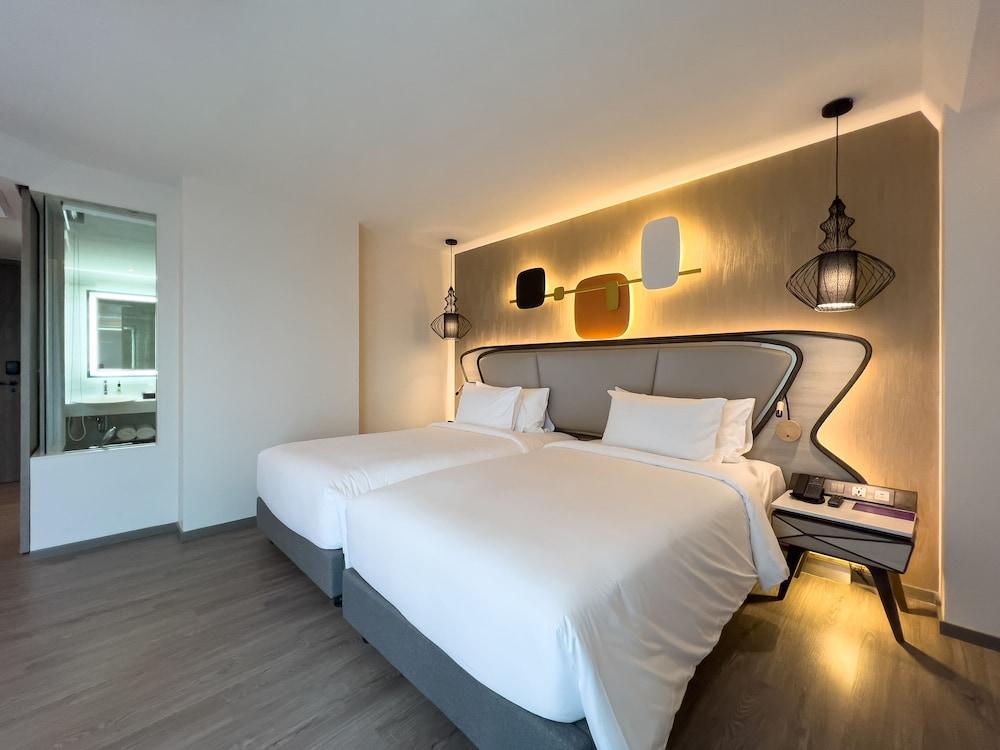 Amethyst Hotel Pattaya Room Type - Premier Twin Bed Room