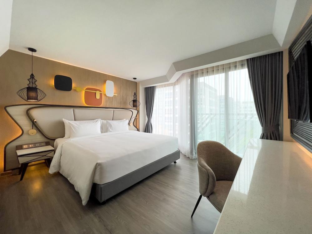 Amethyst Hotel Pattaya Room Type - Deluxe King Bed Room