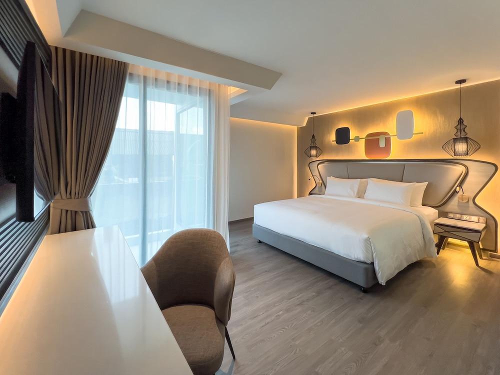 Amethyst Hotel Pattaya Room Type - Premier King Bed Room