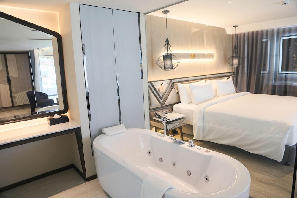 Amethyst Hotel Pattaya Room Type - Amethyst Duplex Suite with Plunge Pool Amethyst Hotel Pattaya Room Type - Amethyst Duplex Suite with Plunge Pool