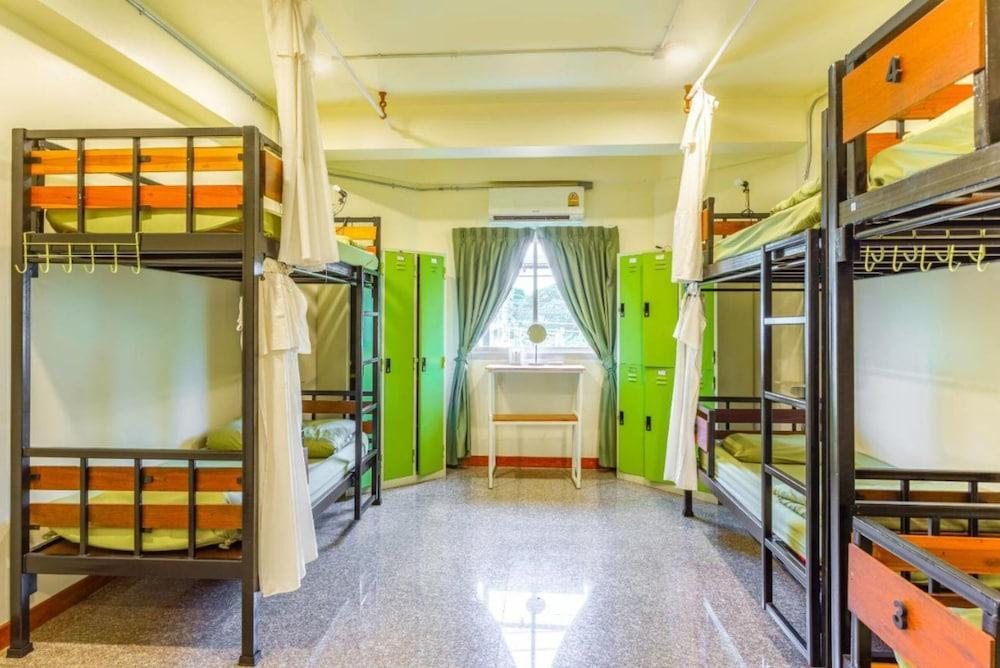 OYO 75416 Rama3 Sunrise Hostel - Tap to explore photos