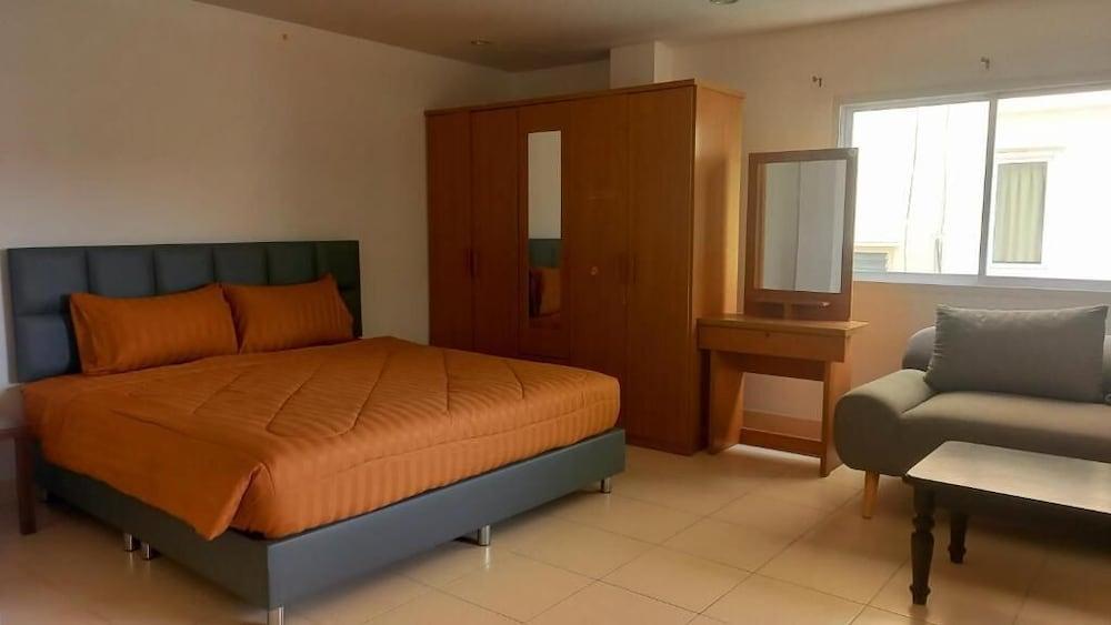 K2 Seaside Suites Room Type - Superior Studio, City View
