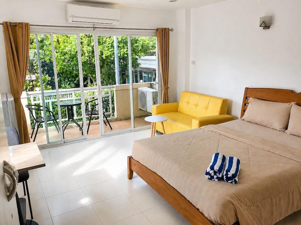 K2 Seaside Suites Room Type - Superior Double Room, City View