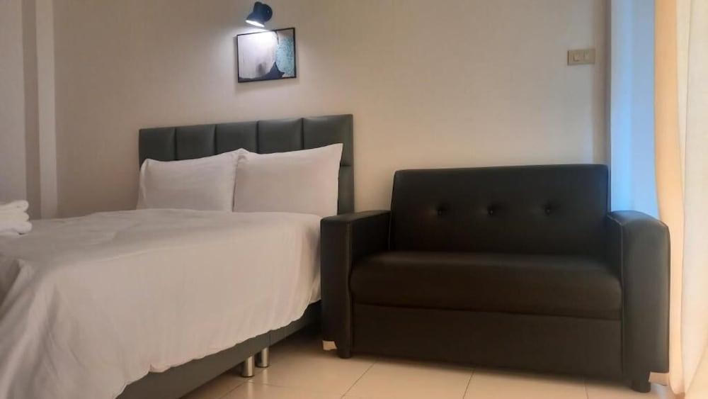 K2 Seaside Suites Room Type - Standard Double Room, City View