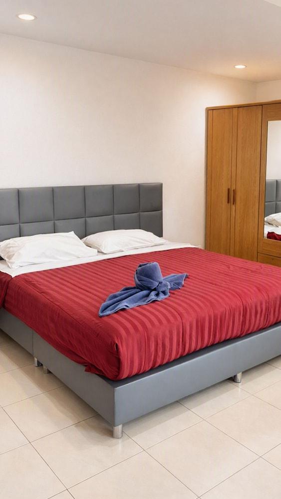 K2 Seaside Suites Room Type - Superior Studio, City View