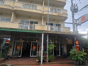 K2 Seaside Suites - Tap to explore photos